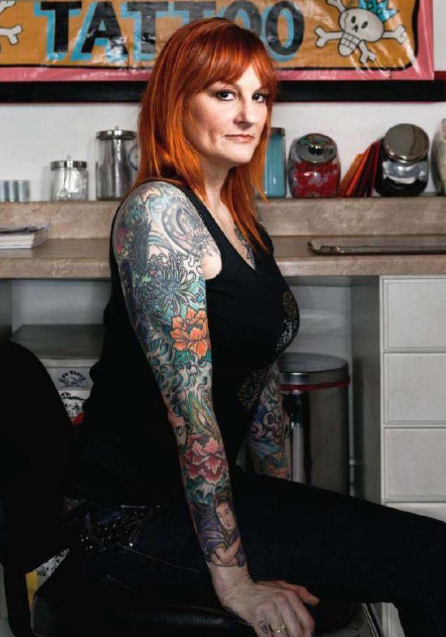 Annette LaRue del programa VICE's Tattoo Age