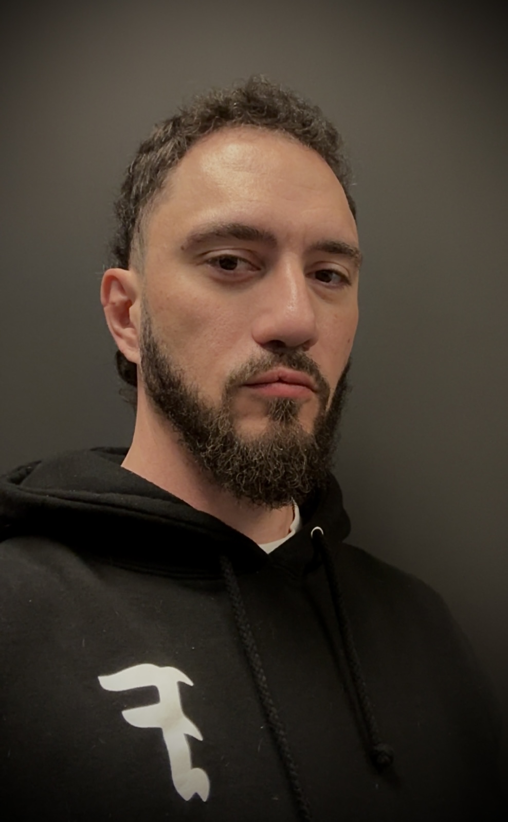 CjYKMlNuYXBjaGF0LzEzLjY4LjAuNTQgKGlQaG9uZTE1LDM7IGlPUyAxOC43LjE7IGd6aXApIAE=