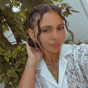 12C8A12B-366D-4B11-9F8A-50F9D307D470